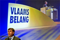 Filip Dewinter, le leader du parti d'extrême droite Vlaams Belang (VB). En dépit de la progression, le VB n'a pas débordé le «cordon sanitaire» formé par les partis traditionnels. 

		(Photo : AFP)