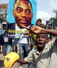 Le slogan d'une affiche de Joseph Kabila : «Un grand coeur pour un grand pays». 

		(Photo : AFP)