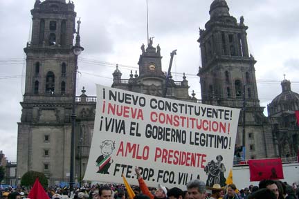 Un zocalo plein à craquer était venu soutenir Lopez Obrador. &#13;&#10;&#13;&#10;&#9;&#9;(Photo : Patrice Gouy/ RFI)