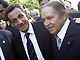 Le ministre français de l'Intérieur Nicolas Sarkozy (à g.) en compagnie du président algérien Abdelaziz Bouteflika, le 14 novembre à Alger.(Photo: AFP)