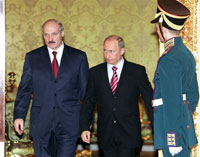 Le président biélorusse Alexandre Loukachenko a rencontré à Moscou son homologue russe Vladimir Poutine, pour tenter de trouver une issue au conflit gazier. 

		(Photo : AFP)