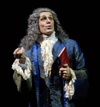 Lambert Wilson, ici dans le rôle de Voltaire. &#13;&#10;&#13;&#10;&#9;&#9;(Photo: Marie-Noëlle Robert)