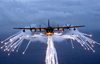 Le Pentagone a confirmé&nbsp;un raid - dans la nuit de dimanche à lundi -&nbsp;dans le sud de la Somalie, mené par un avion AC&nbsp;130 Spectre,&nbsp;un avion Hercules bardé de canons et de mitrailleuses. 

		(Source : AFP)