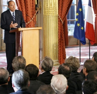 Le président français Jacques Chirac adresse ses vœux au corps diplomatique. 

		(Photo : AFP)