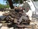 Les restes des armes lourdes abondonnées par les islamistes. 

		(Photo : Stéphanie Braquehais/RFI)
