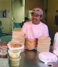 Les Mexicains des classes populaires consomment 180 kilos de tortilla par an. 

		(Photo : Patrice Gouy/RFI)