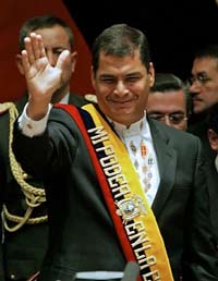 Rafael Correa a prêté serment lundi 15 janvier, à Quito, et est devenu officiellement le président d'Equateur. 

		(Photo : AFP)