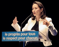 Ségolène Royal martèle son message sur la démocratie participative lors d'un meeting à Toulon. 

		(Photo : AFP)