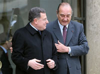 Le Premier ministre libanais Fouad Siniora (à g.) et le président français Jacques Chirac, le 24 janvier à l'Elysée. 

		(Photo: AFP)