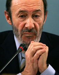 <p>Le ministre de l'Intérieur espagnol, Alfredo Perez Rubalcaba, a annoncé que le processus de paix était «<em>rompu, terminé, liquidé</em>». 

		(Photo : AFP)