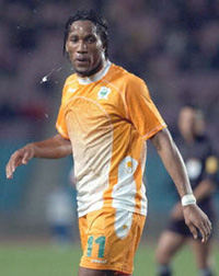 Didier Drogba sous son maillot ivoirien contre la Tunisie le 31 mars 2004. &#13;&#10;&#13;&#10;&#9;&#9;(Photo: AFP)
