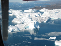 Un iceberg de l'Arctique à la dérive. C'est aux pôles que le réchauffement climatique se fait déjà le plus sentir. 

		(Photo : AFP)