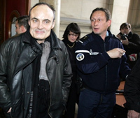 Philippe Val, le directeur de «Charlie Hebdo», à son arrivée au tribunal correctionnel de Paris. 

		(Photo : AFP)