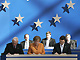 Signature de la «Déclaration de Berlin», le 25 mars 2007. 

		(Photo: Reuters)