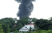 Des obus ont touché la raffinerie de Kinshasa. 

		(Photo: AFP)
