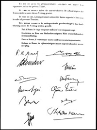 Rome - 1957 : page de la signature du Traité de Rome (entrée en vigueur le 1er janvier 1958). (Photo : Commission européenne, 2004)