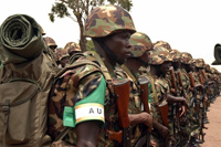 Des soldats ougandais vont arriver à Mogadiscio, la semaine prochaine, dans le cadre de la force de paix de l'Union africaine (Amisom) 

		(Photo : AFP)