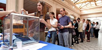 Bureau de vote à Lille (Nord). Les Français sont nombreux à voter ce 22 avril. 

		(Photo: AFP)