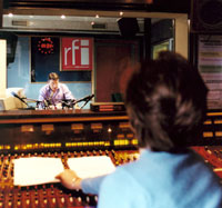 Studio d'antenne de RFI. 

		(Photo: RFI)