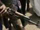 L'arme d'un soldat guinéen 

		(Photo : AFP)