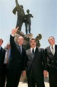Jacques Chirac et Rafic Hariri, une amitié de longue date&nbsp;: ici, en juin 1993, le maire de Paris est en visite au Liban. &#13;&#10;&#13;&#10;&#9;&#9;(Photo : AFP)