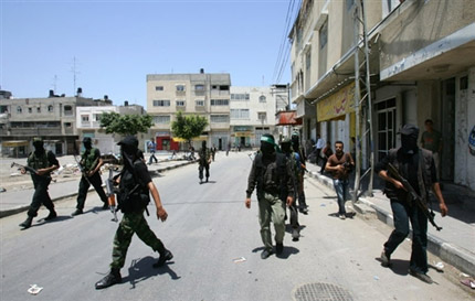 Les affrontements interpalestiniens ont repris de plus belle dans la bande de Gaza, faisant au moins&nbsp;11&nbsp;morts dans la seule journée du mardi 15&nbsp;mai. &#13;&#10;&#13;&#10;&#9;&#9;(Photo : AFP)