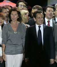 Nicolas Sarkozy Place de  la Concorde à Paris. 

		(Photo : Reuters)