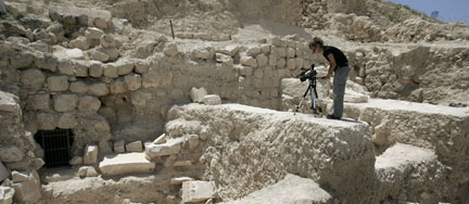 Le professeur Ehud Netzer a annoncé ce 8 mai 2007 avoir découvert la tombe d'Hérode à l'emplacement d'un des palais du célèbre roi de Judée. (Photo: Reuters)