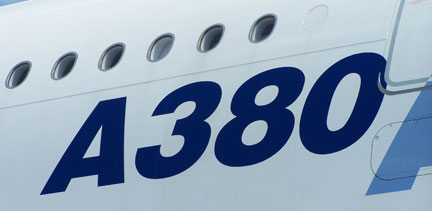 L'Airbus A-380 pourra transporter de 555 à 835 passagers. 

		(Photo: Marc Verney/RFI)