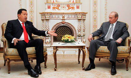 Le président Hugo Chavez en compagnie de son homologue russe Vladimir Poutine.(Photo : Reuters)