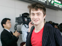 Daniel Radcliffe alias Harry Potter au Japon pour la promotion d'<em>Harry Potter et l'Ordre du Phénix</em>.(Photo : Reuters)