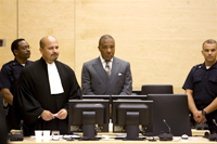 L'ancien président libérien Charles Taylor à La Haye, lors de sa première audition en juillet 2006 devant le Tribunal spécial pour la Sierra Leone.(Photo : AFP)