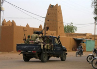 L'armée nigérienne patrouille dans les rues d'Agadez depuis l'enlèvement du cadre chinois.(Photo : AFP)