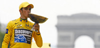 Alberto Contador, le cycliste espagnol de l'équipe Discovery Channel, vainqueur du Tour de France 2007.(Photo : Reuters)