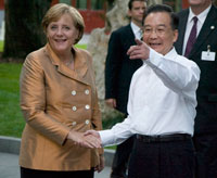 La chancelière allemande Angela Merkel avec le Premier ministre chinois Wen Jiabao.(Photo : Reuters)