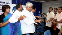 Taslima Nasreen, le jour de son agression par un groupe musulman indien, le 9 août 2007.(Photo : AFP)