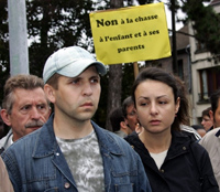 Les parents d'Ivan ont assisté à une marche silencieuse tandis que leur enfant est toujours à l'hôpital.(Photo : AFP)