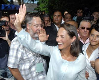 A Melle, Ségolène Royal&nbsp;a reconnu à Nicolas Sarkozy «&nbsp;<em>une sincère volonté de réforme</em>&nbsp;» tout en lui reprochant son «&nbsp;<em>immobilisme</em>&nbsp;».(Photo : AFP)