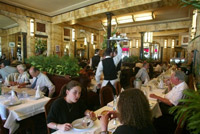 Plus d'un quart des hôtels, cafés ou restaurants fraudent l'Urssaf.(Photo : AFP)