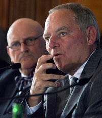 Le ministre de l'Intérieur Wolfgang Schäuble et le président du Conseil des musulmans d'Allemagne.(Photo : AFP)