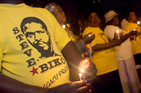 Trentième anniversaire de la mort de l'activiste anti-apartheid Steve Biko, assassiné le 12 septembre 1977.(Crédit : AFP)