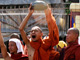 <i>«&nbsp;Les moines ont demandé à la foule de ne pas scander de slogans politiques mais de réciter des prières pour la paix.&nbsp;»</i>(Photo : Reuters)