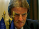 «&nbsp;<em>Bernard Kouchner contredit la ligne de conduite des 27&nbsp;:&nbsp;à savoir le dialogue accompagné de sanctions économiques, mais progressives !&nbsp;</em>»(Photo : AFP)