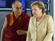 Angela Merkel a reçu ce dimanche le Dalaï Lama à la Chancellerie à Berlin pour une «&nbsp;<em>discussion informelle à caractère privé&nbsp;</em>».(Photo : AFP)
