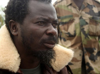 Le pasteur Frédéric Bintsamou, dit «Ntumi», le 20 juin 2007 à Kinkala dans le sud du Congo.(Photo : AFP)