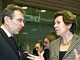 Andris Piebalgs, commissaire européen à l'Energie, et Neelie Kroes, commissaire européenne à la Concurrence.(Photo : AFP)