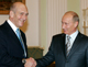 Ehud Olmert (g) et Vladimir Putin au Kremlin ce jeudi 14 octobre 2007.(Photos : AFP)