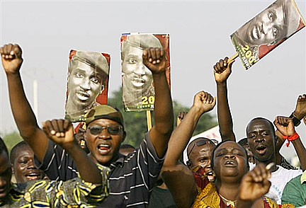 Manifestation en hommage à Thomas Sankara à Ouagadougou, le 14 octobre 2007.(Photo : AFP)
