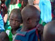 Les femmes tchadiennes ont manifesté considérant qu'il s'agit d'un véritable trafic d'enfants. 

		(Photo : Reuters)