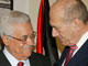 Le président palestinien Mahmoud Abbas (g) et le Premier ministre Ehud Olmert.(Photo : Reuters)